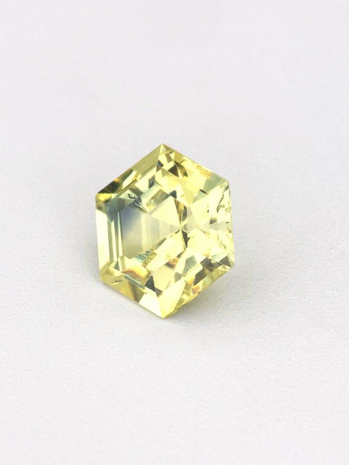 Nangi fine jewelry - yellow gemstone in gold