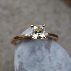 Nangi fine jewelry - yellow sapphire ring in yellow gold