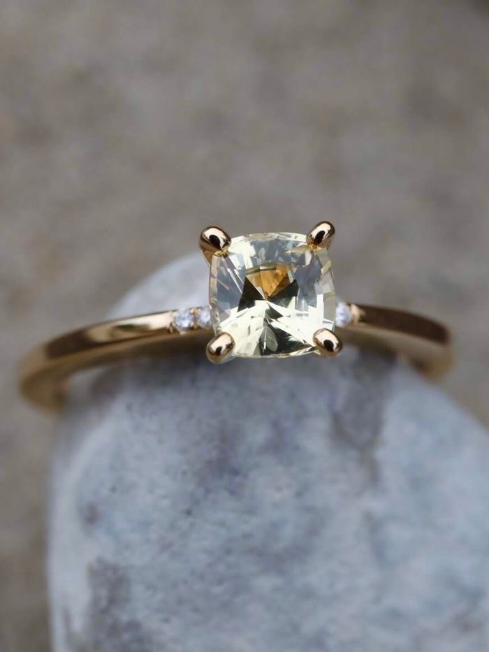 Nangi fine jewelry - yellow sapphire ring in yellow gold