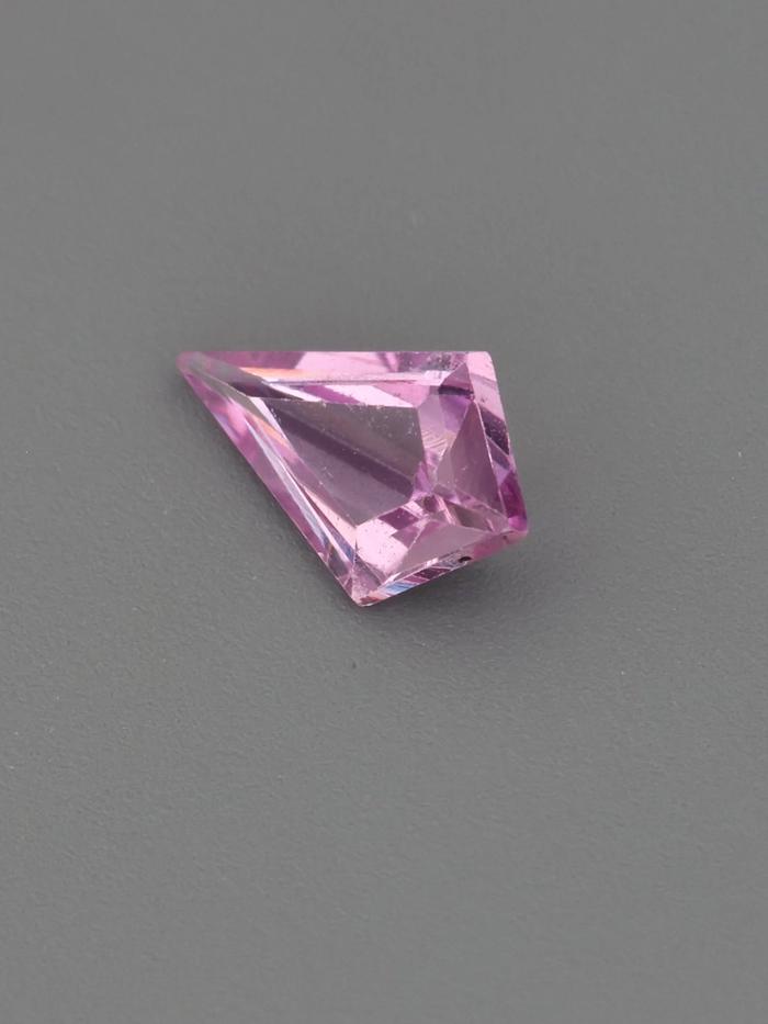 Nangi fine jewelry - pink gemstone in gold
