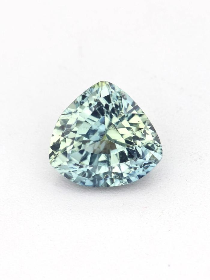 Nangi fine jewelry - blue gemstone in gold
