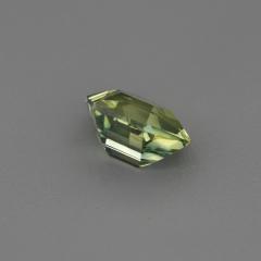 Nangi fine jewelry - green sapphire gemstone in gold