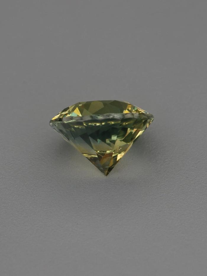 Nangi fine jewelry - yellow gemstone in gold