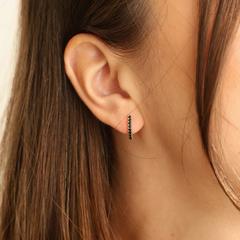 Nangi fine jewelry - black sapphire earring in yellow gold