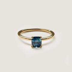 Nangi fine jewelry - teal / Peacock sapphire ring in yellow gold