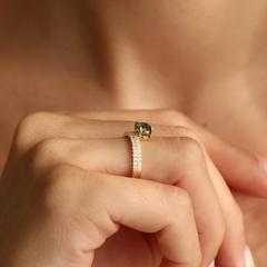 Nangi fine jewelry - teal / Peacock sapphire ring in yellow gold