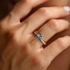 Nangi fine jewelry - blue ring in yellow gold