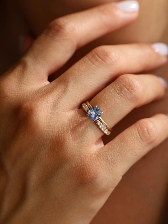 Nangi fine jewelry - blue ring in yellow gold