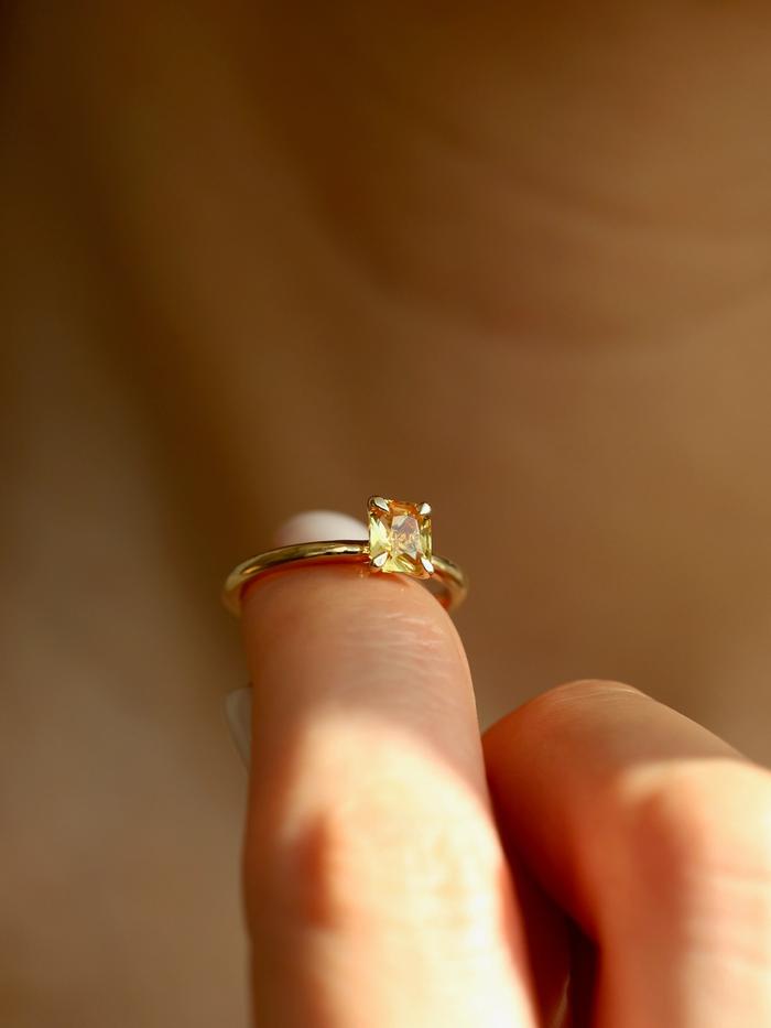 Nangi fine jewelry - yellow ring in gold