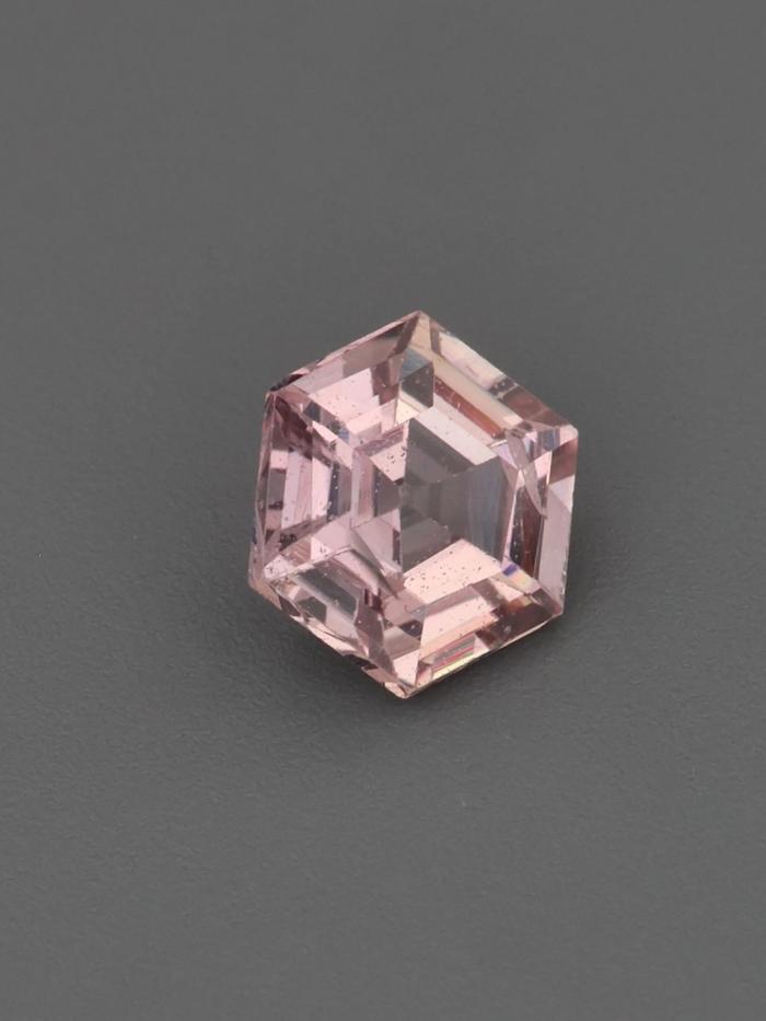 Nangi fine jewelry - pink gemstone in gold