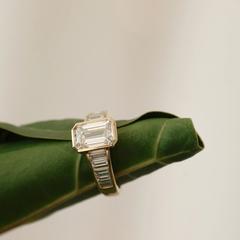 Nangi fine jewelry - white ring in gold
