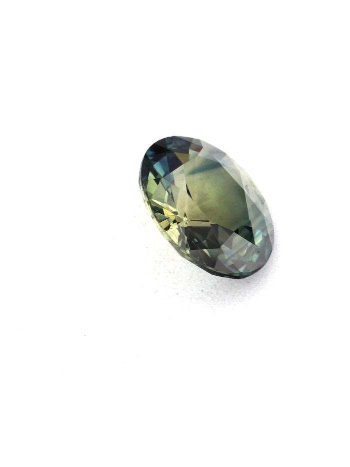Nangi fine jewelry - green gemstone in gold