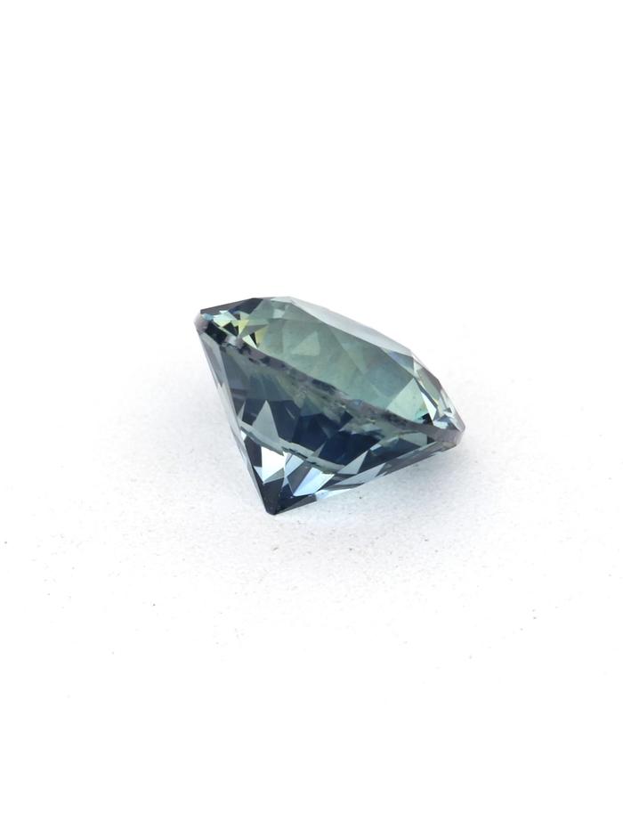 Nangi fine jewelry - blue sapphire gemstone in gold
