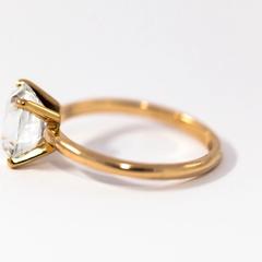 Nangi fine jewelry - white sapphire ring in yellow gold