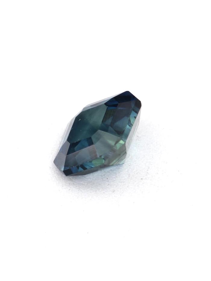 Nangi fine jewelry - blue gemstone in gold