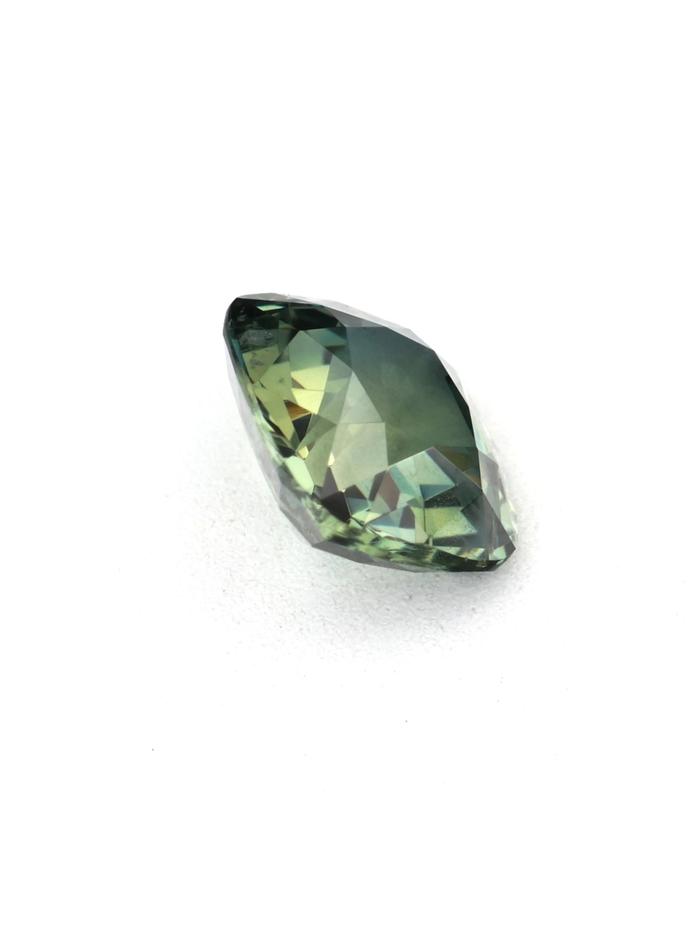 Nangi fine jewelry - green gemstone in gold