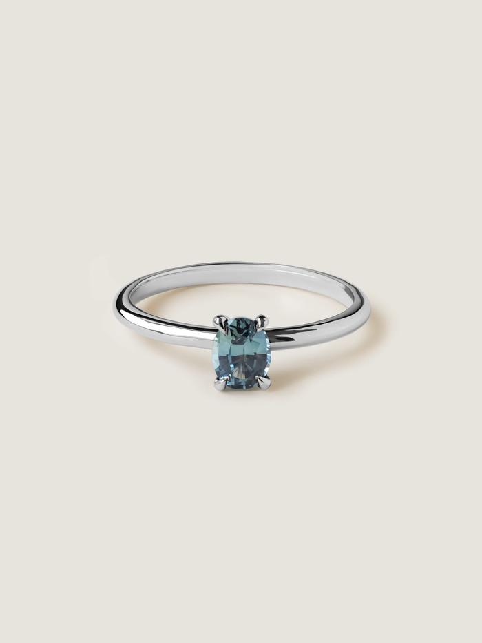 Nangi fine jewelry - blue sapphire ring in white gold