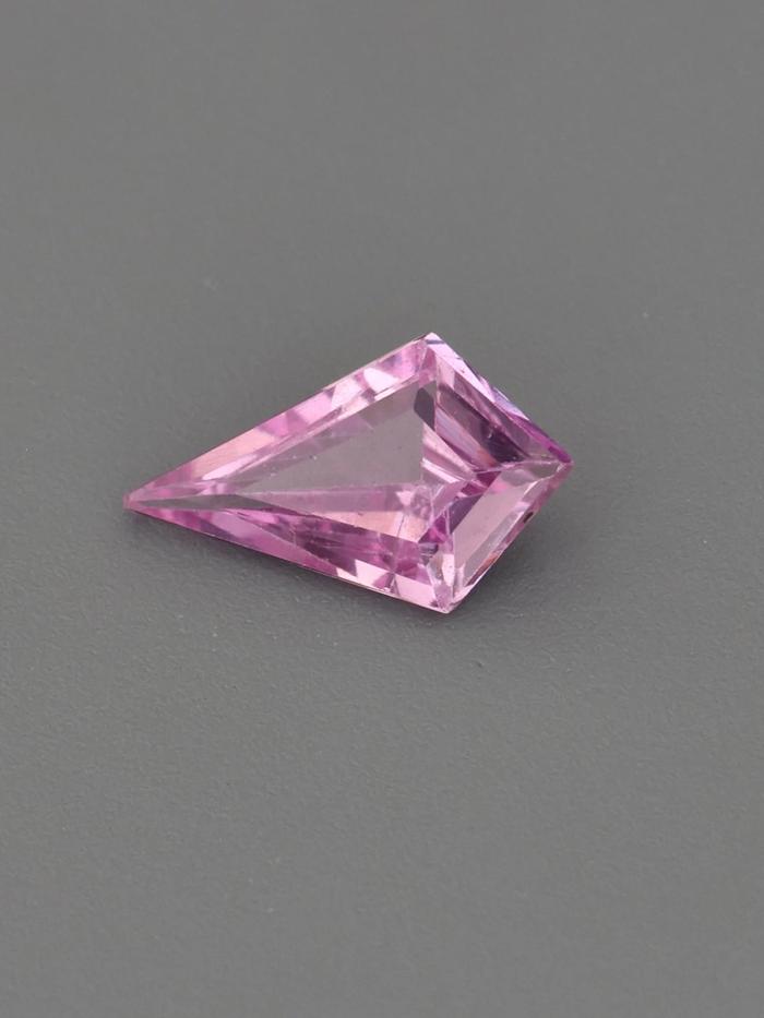 Nangi fine jewelry - pink gemstone in gold