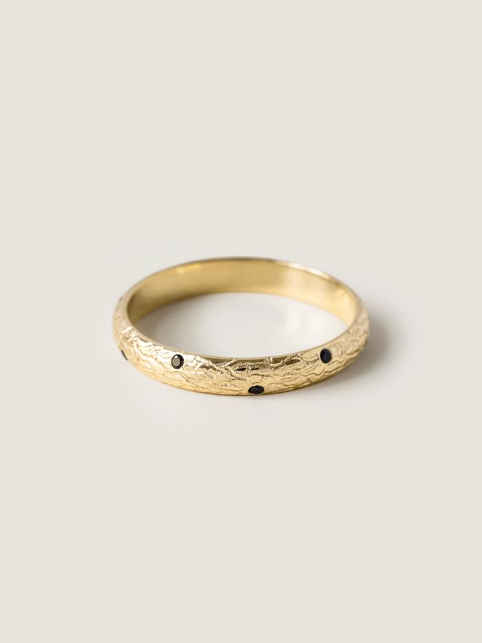 Nangi fine jewelry - black sapphire ring in gold