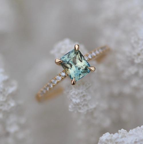Nangi fine jewelry - yellow sapphire ring in yellow gold