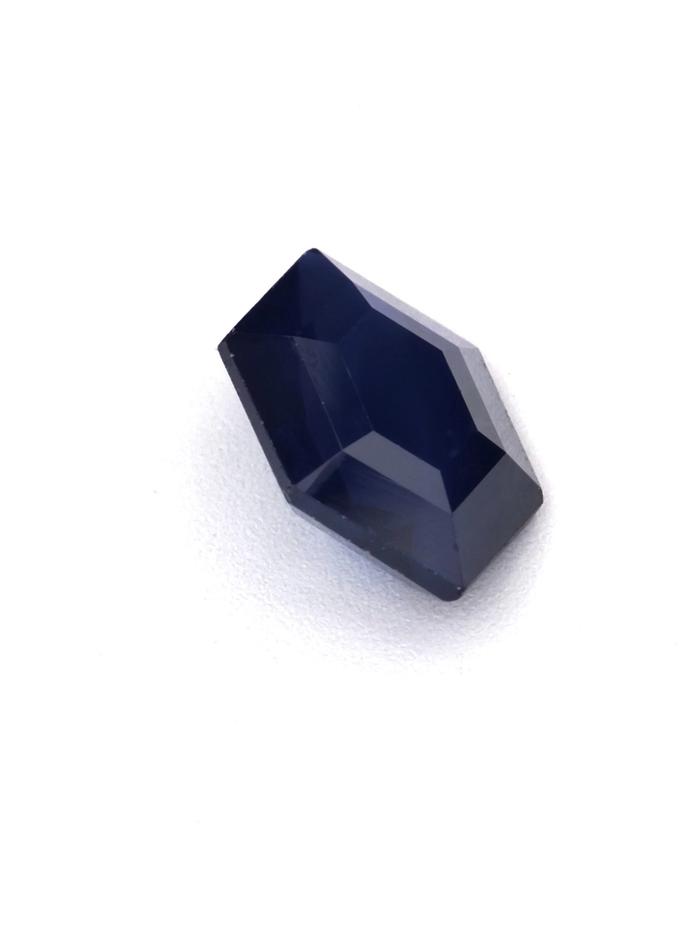 Nangi fine jewelry - blue gemstone in gold
