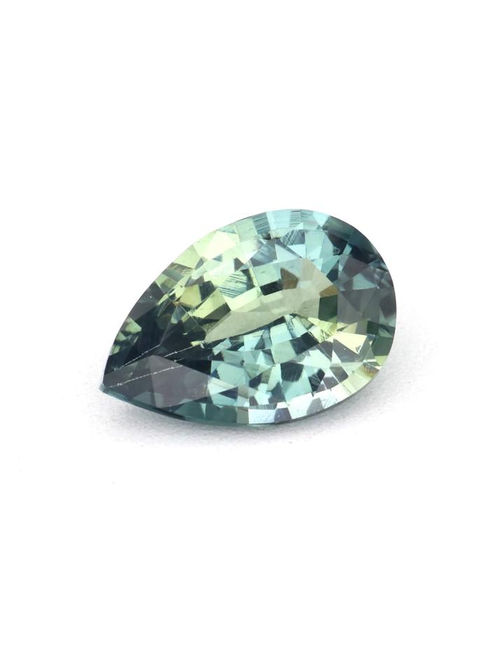 Nangi fine jewelry - teal / Peacock gemstone in gold