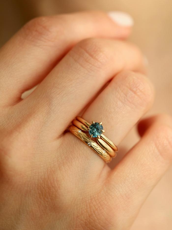 Nangi fine jewelry - blue ring in yellow gold