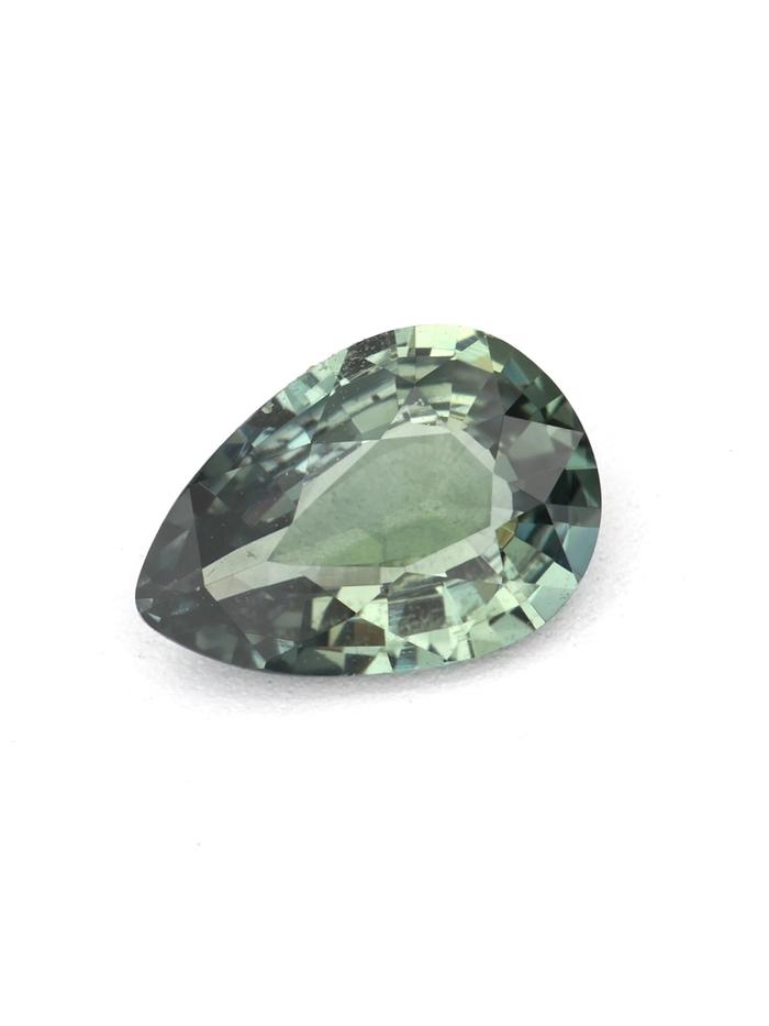 Nangi fine jewelry - green gemstone in gold