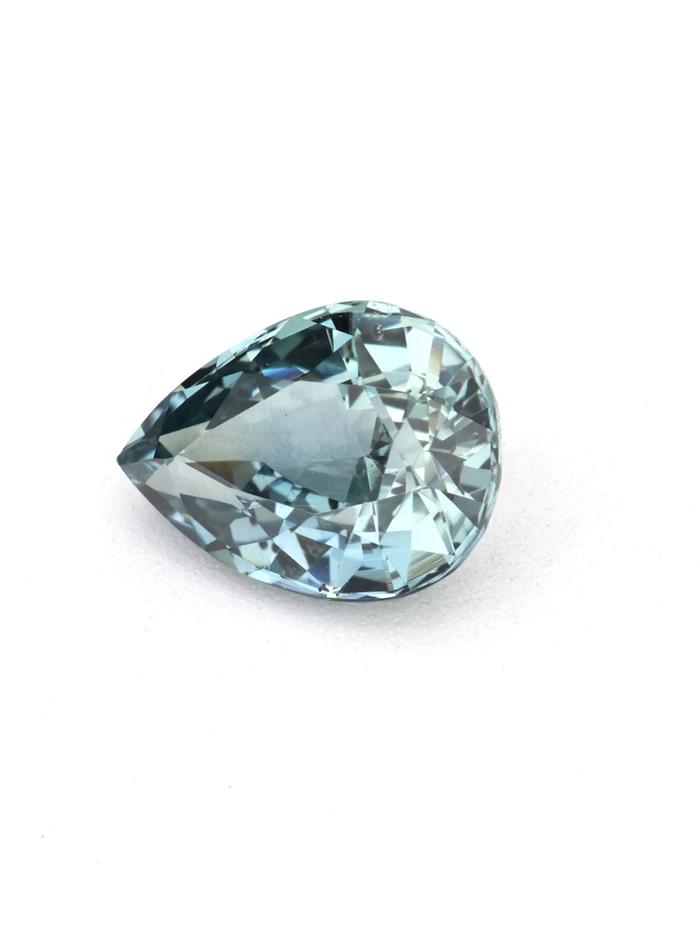 Nangi fine jewelry - blue gemstone in gold