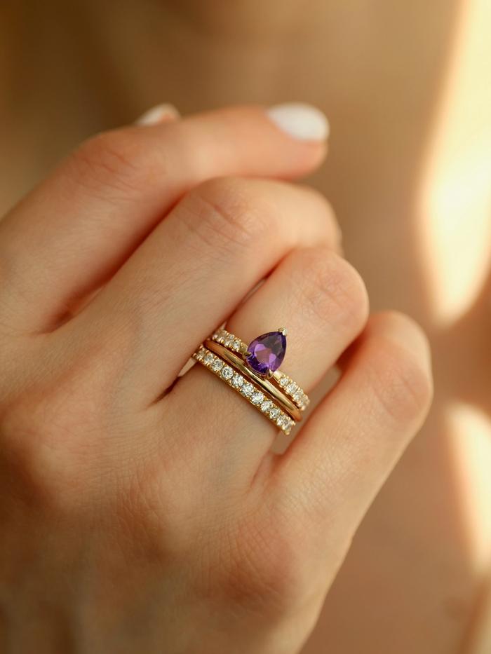 Nangi fine jewelry - purple amethyst ring in yellow gold