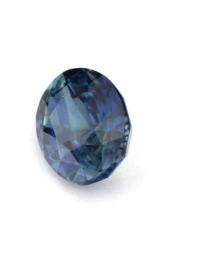 Nangi fine jewelry - teal / Peacock sapphire gemstone in gold