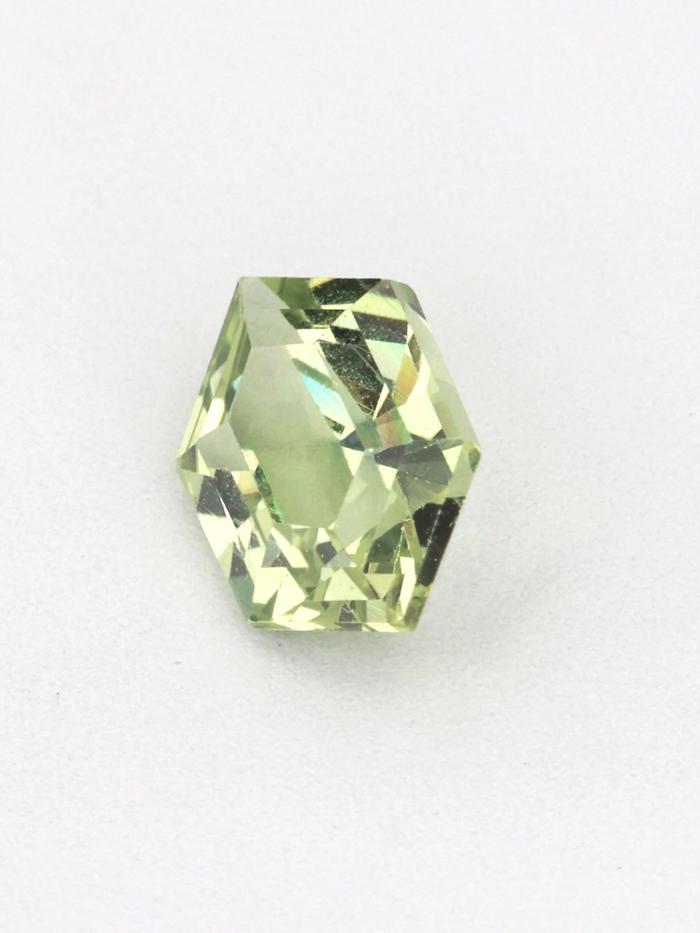 Nangi fine jewelry - green gemstone in gold