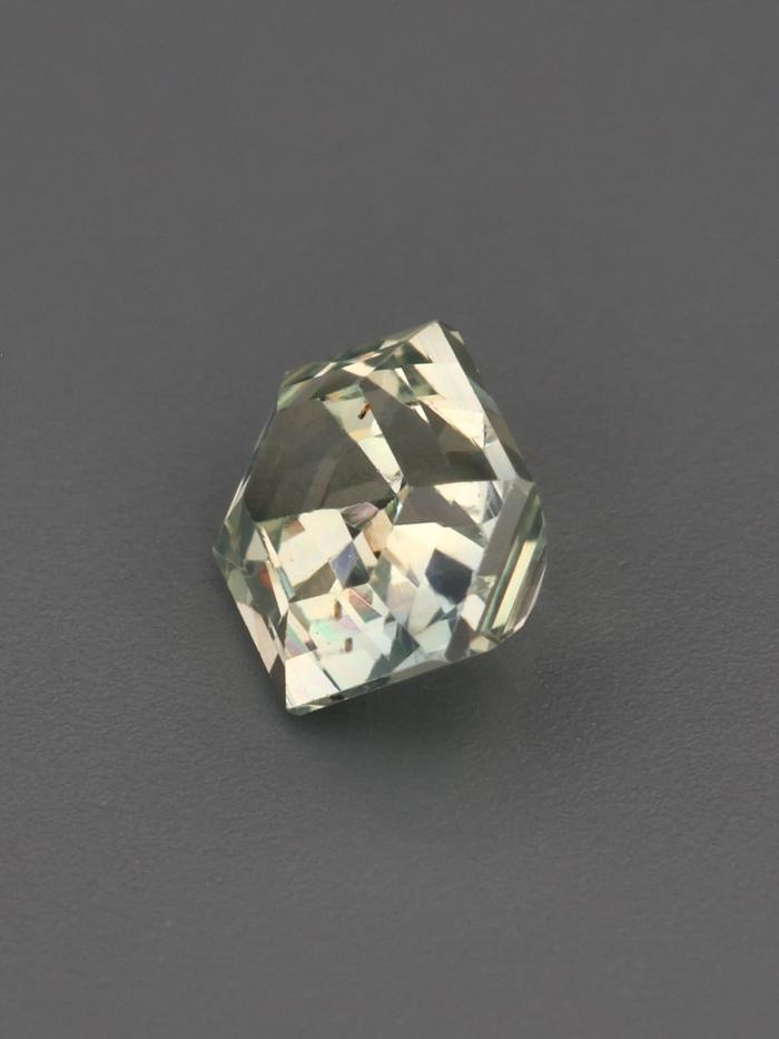 Nangi fine jewelry - blue gemstone in gold