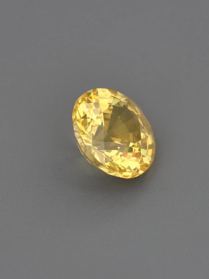Nangi fine jewelry - yellow gemstone in gold