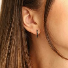 Nangi fine jewelry - black sapphire earring in white gold
