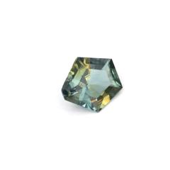 Nangi fine jewelry - green gemstone in gold