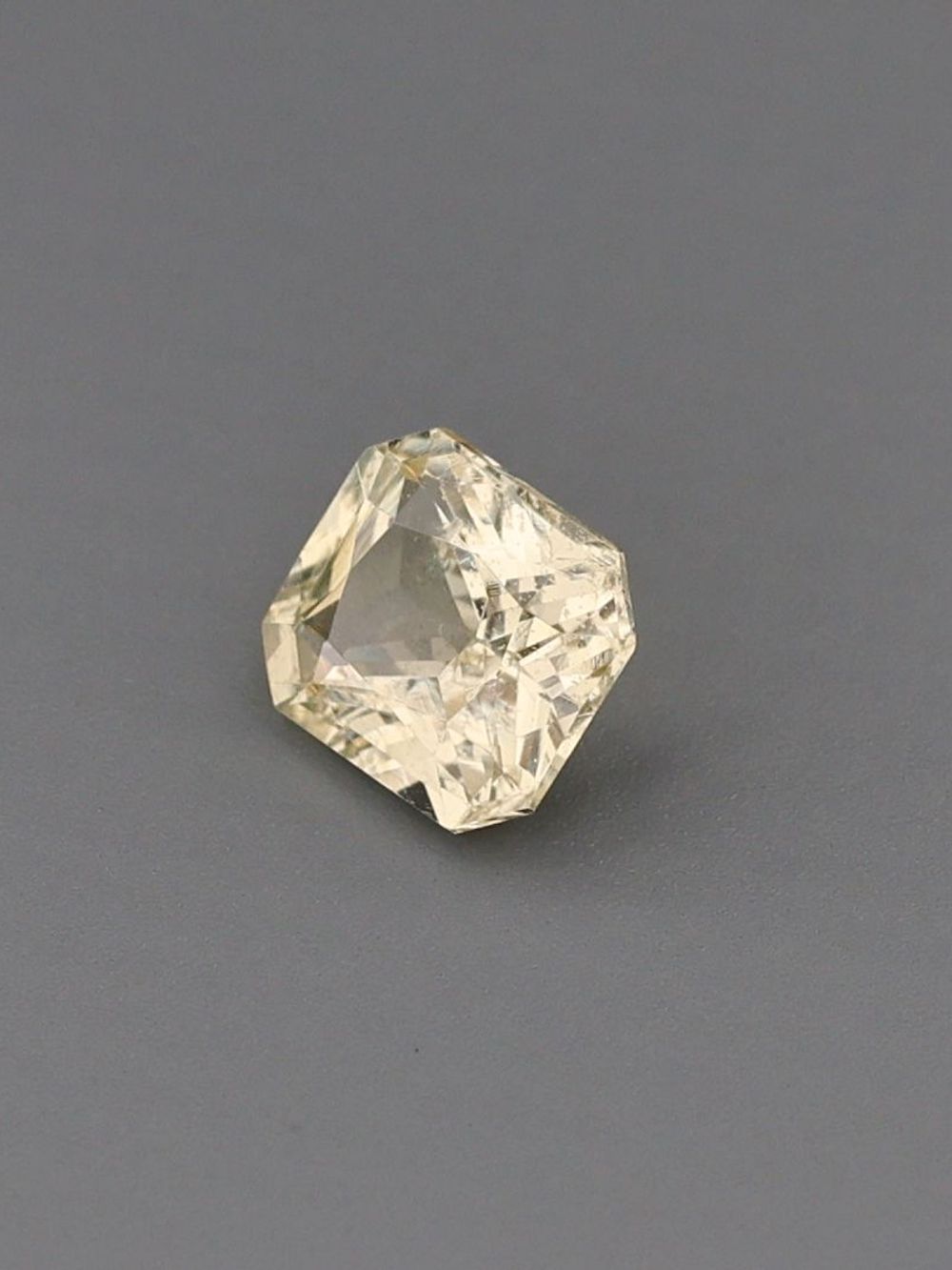 0.79 ct Yellow/Green, Radiant Cut Sapphire