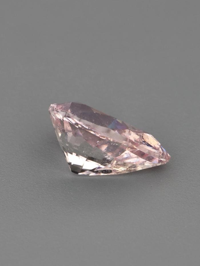 Nangi fine jewelry - pink gemstone in gold