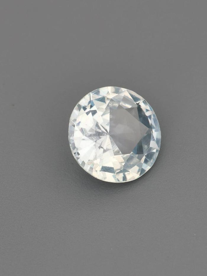 Nangi fine jewelry - blue gemstone in gold