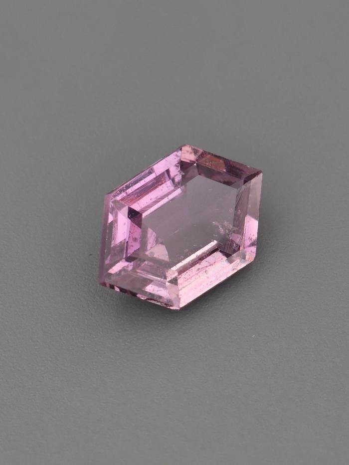 Nangi fine jewelry - pink gemstone in gold
