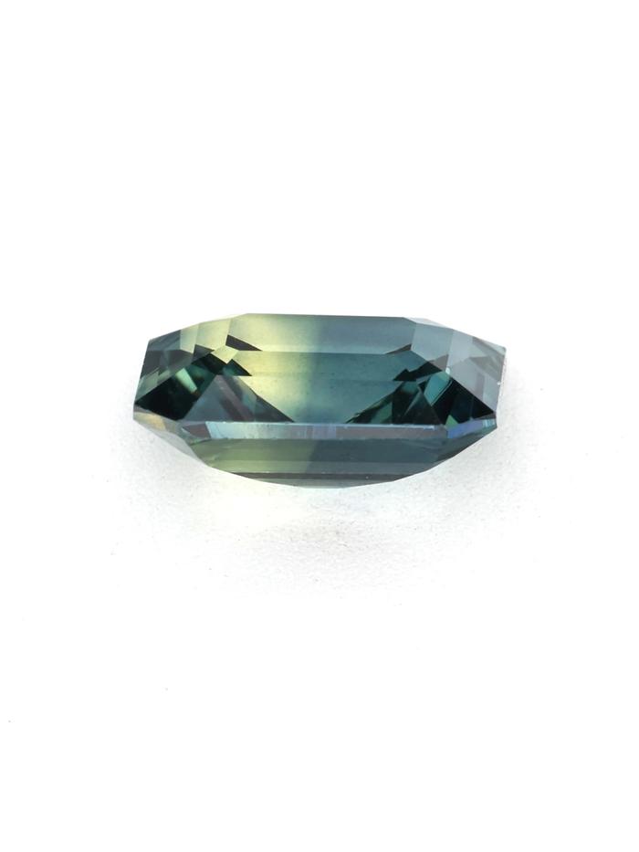 Nangi fine jewelry - teal / Peacock sapphire gemstone in gold