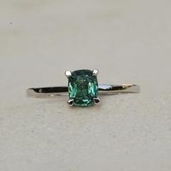 Nangi fine jewelry - teal / Peacock sapphire ring in white gold