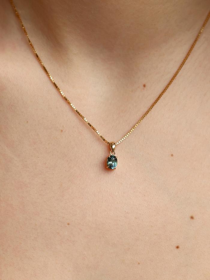 Nangi fine jewelry - teal / Peacock pendant in yellow gold