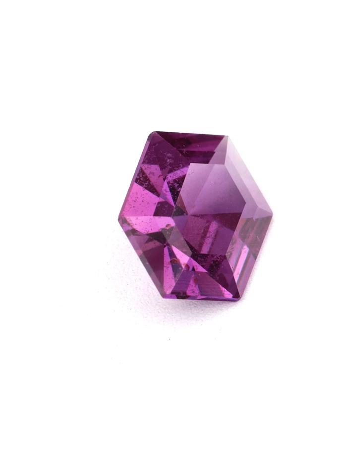 Nangi fine jewelry - pink sapphire gemstone in gold
