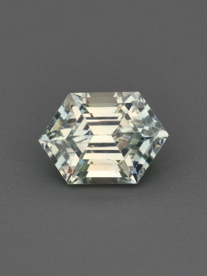 Nangi fine jewelry - blue gemstone in gold