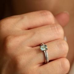 Nangi fine jewelry - green ring in white gold