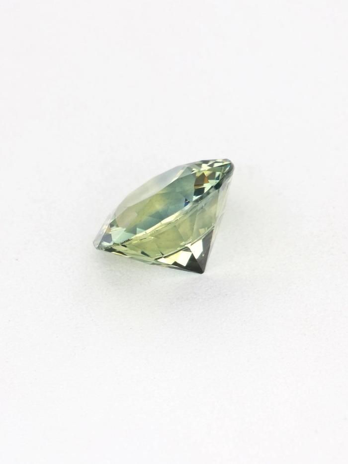 Nangi fine jewelry - green sapphire gemstone in gold