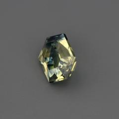 Nangi fine jewelry - green gemstone in gold