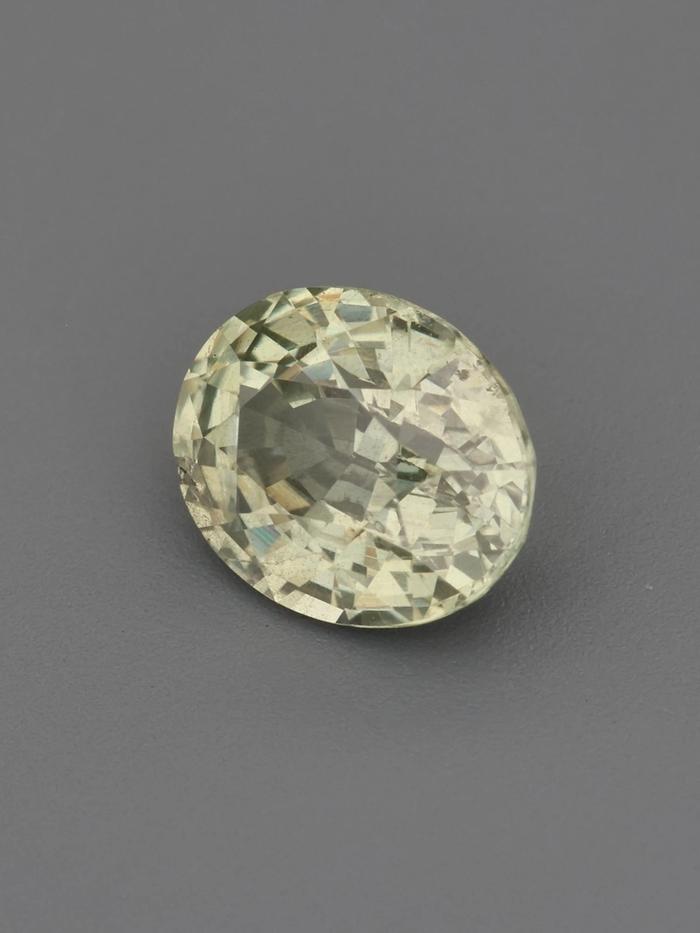 Nangi fine jewelry - yellow gemstone in gold