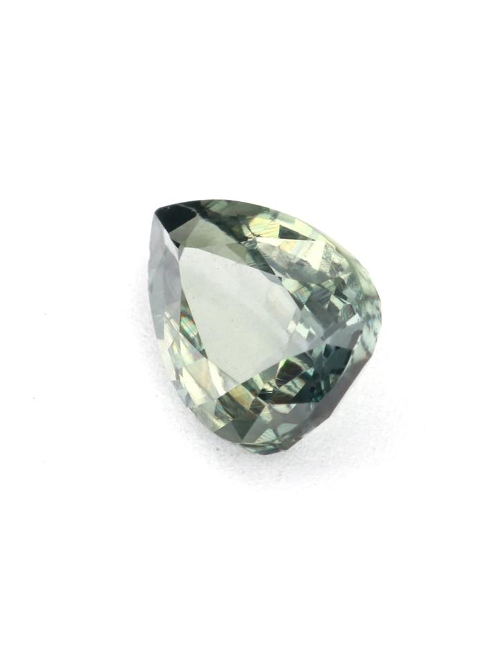 Nangi fine jewelry - green sapphire gemstone in gold